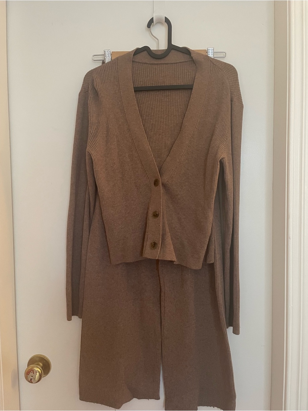 Uniqlo Wide Leg Pants & Matching Cardigan Set in Brown